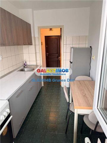 obregia 2 camere spatios 60mp etaj 2 | 1980 | AC cada balcon | metrou - Fotografie 3