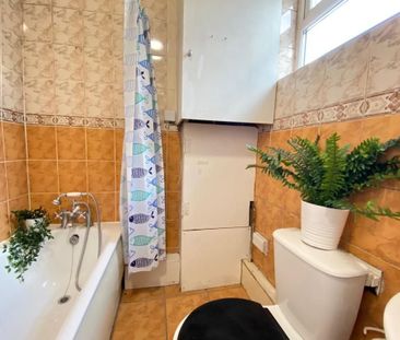 Room in a Shared Flat, Room B, E16 - Photo 4
