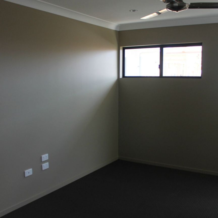 Deluxe Home in Mackay's Premier Estate - Photo 1