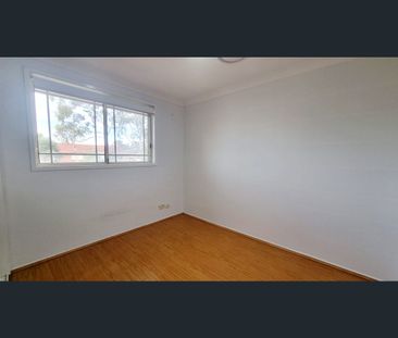 2/2a Binalong Road, Pendle Hill, NSW 2145 - Photo 3