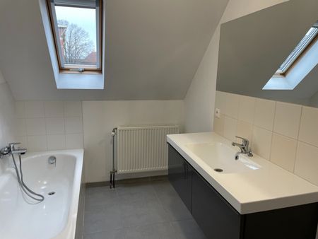 EENGEZINSWONING + tuin - Photo 2