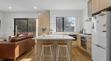 Standalone home for rent in Kauri Flat school zone - Photo 5