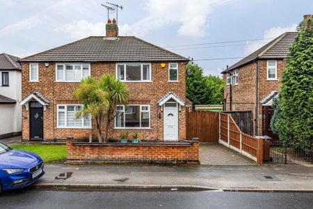 3 bedroom semi-detached house to rent - Photo 5