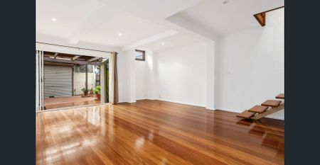 Stylish terrace in the heart of Glebe - Photo 2