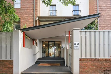 Chippendale Gem with Private Courtyard - Photo 5