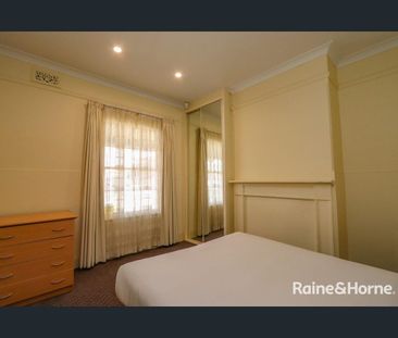 Fully Furnished 3 bedroom Semi located in CBD. Available 23.12.2025 - Photo 2