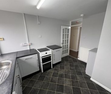 28b Rossnareen Avenue, Belfast, BT11 8LP - Photo 5