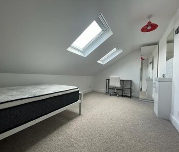 6 bedroom terraced house to rent - Photo 3