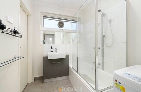 Elwood - Photo 3