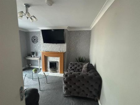 4 bedroom house to rent - Photo 2