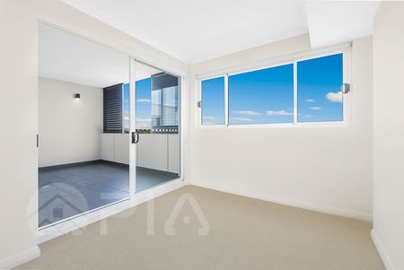 Nearly new modern 2-bedroom apartment now for lease - Photo 3