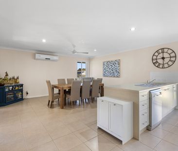 Stunning Glenvale Home. - Photo 6