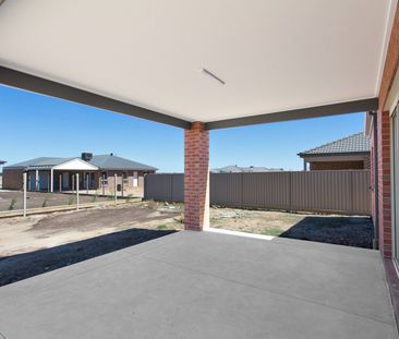 FAMILY HOME! - Photo 2