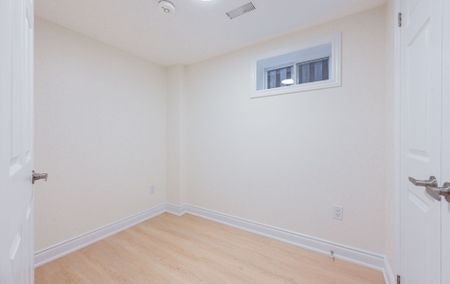 For Lease - 3980 Midhurst Lane, Mississauga, Ontario - Photo 2