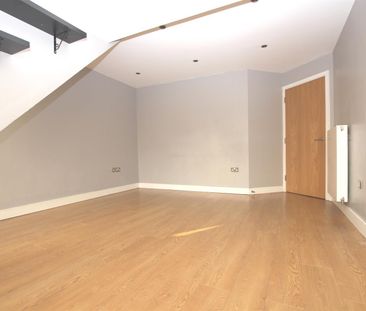 2 bedroom Apartment to let - Photo 1