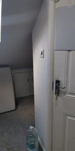 Room in a Shared House, Glencoe Avenue, IG2 - Photo 4