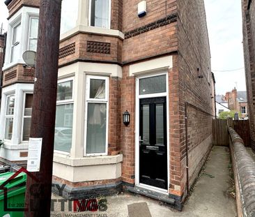 5 Bedroom Mid Terraced House - Photo 3