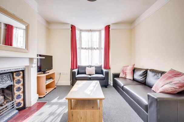 £627 p/w (£2,717 pcm) - Photo 1