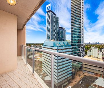 Modern Apartment with District Views &ast;&ast; Available 04&sol;11... - Photo 3