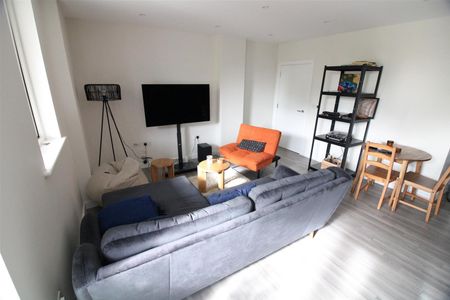 Avenue Road, London - Photo 3