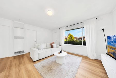 Charming 2-Bedroom Property with Built-in Wardrobes in Lalor - Photo 5