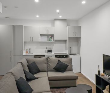 One bed Ramada! - Photo 4