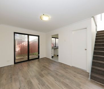 1/69 Holmes Street, Brunswick VIC 3056 - Photo 2