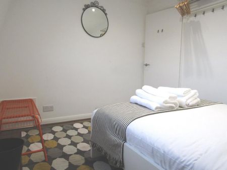 1 bedroom flat to rent - Photo 5