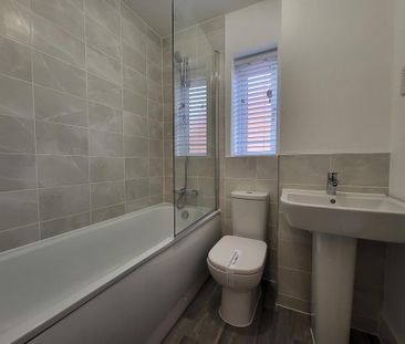 3 bedroom semi-detached house to rent - Photo 5