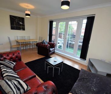 4 bedroom townhouse to rent - Photo 3
