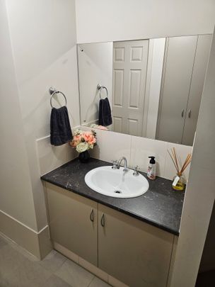 Royal Park - Photo 1