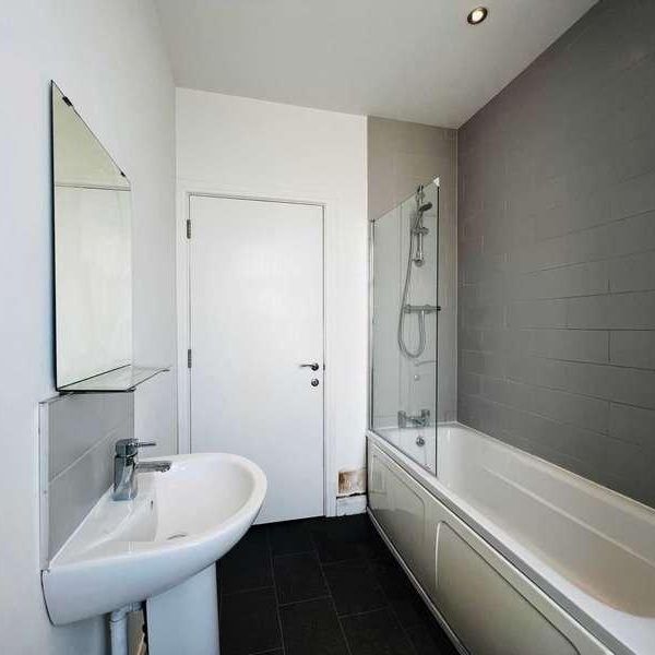 Bow Street, Oldham, OL1 - Photo 1