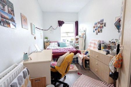 6 bedroom flat to rent - Photo 4