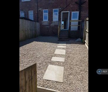 2 bedroom terraced house to rent - Photo 6