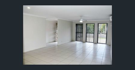 Stunning Executive Home in the Heart of Shailer Park - Photo 3