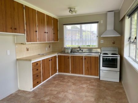 CLOSE TO TOWN CENTRE - Photo 2