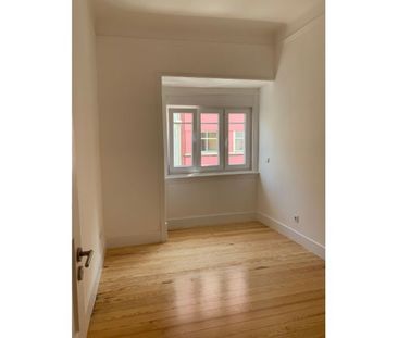 4 room luxury Flat for rent in Campolide, Lisbon - Photo 1