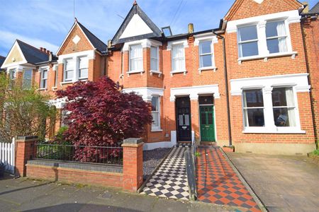 Grove Avenue, Twickenham - 5 bedrooms Property for lettings - Chasebuchanan - Photo 3