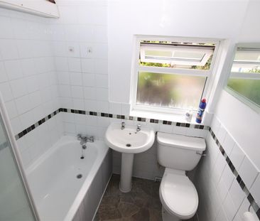 1 bedroom Terraced House to let - Photo 6