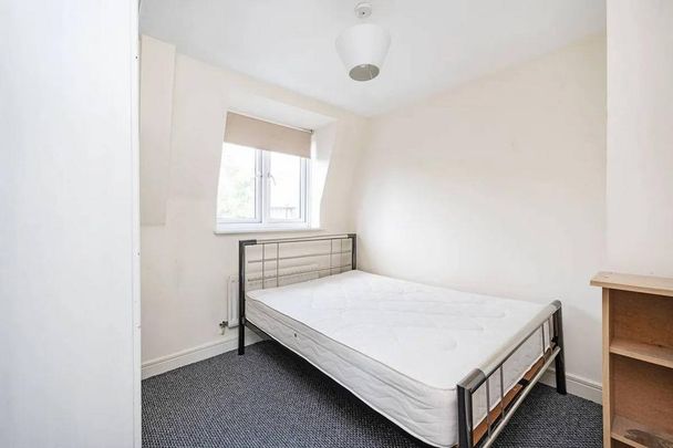 3 bedroom flat to rent - Photo 1