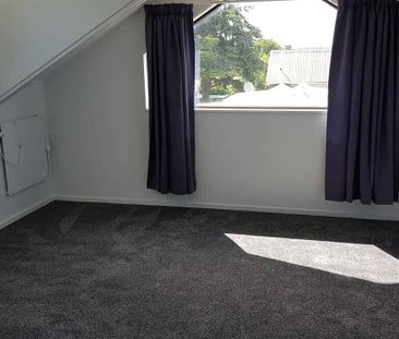 Warm, sunny and plenty of parking. - Photo 3