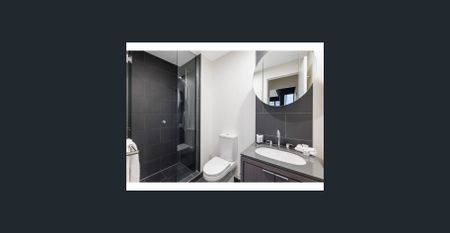 Live in Style: Chic 1-Bedroom Apartment in Southbank! - Photo 3