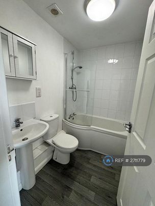 4 bedroom terraced house to rent - Photo 1