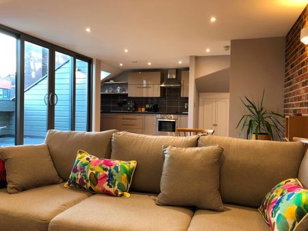1 Bed Maisonette, The Refinery, BS2 - Photo 2