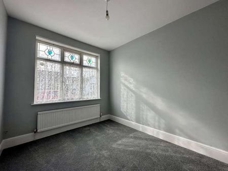 South Crescent, Southend On Sea, Essex, SS2 - Photo 2