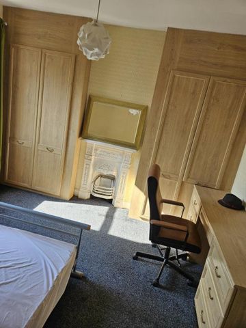 4 bedroom house to rent - Photo 2