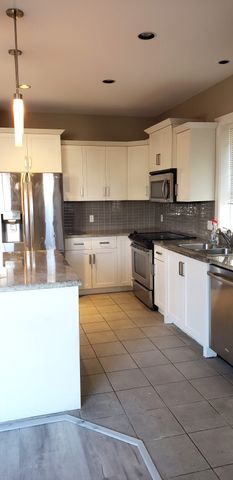 $4,100 / 3br – 1656ft2 – Spectacular upper level home w/ 3 beds + den, 3 baths (QK21) - Photo 5