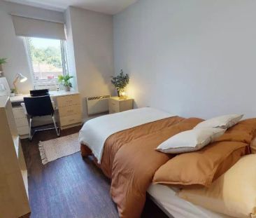 Silver En Suite - Photo 5