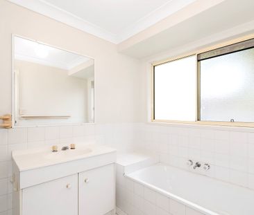 Charming 2 Bedroom Coomera Villa - Photo 3