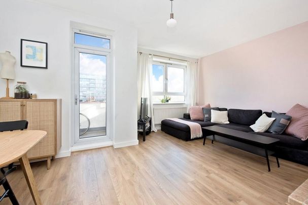 2 bedroom flat to rent - Photo 1